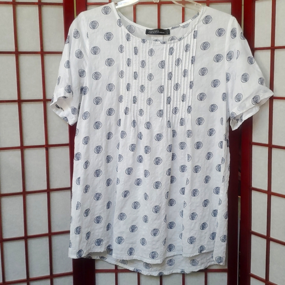 EUC lightweight woven top